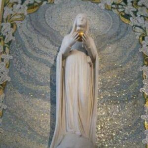 Vierge Puissante – Soeurs de la Charité